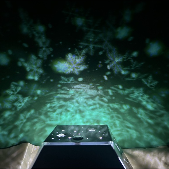 Pandora Christmas Gift Jewelry Box - Picture 12 of 16